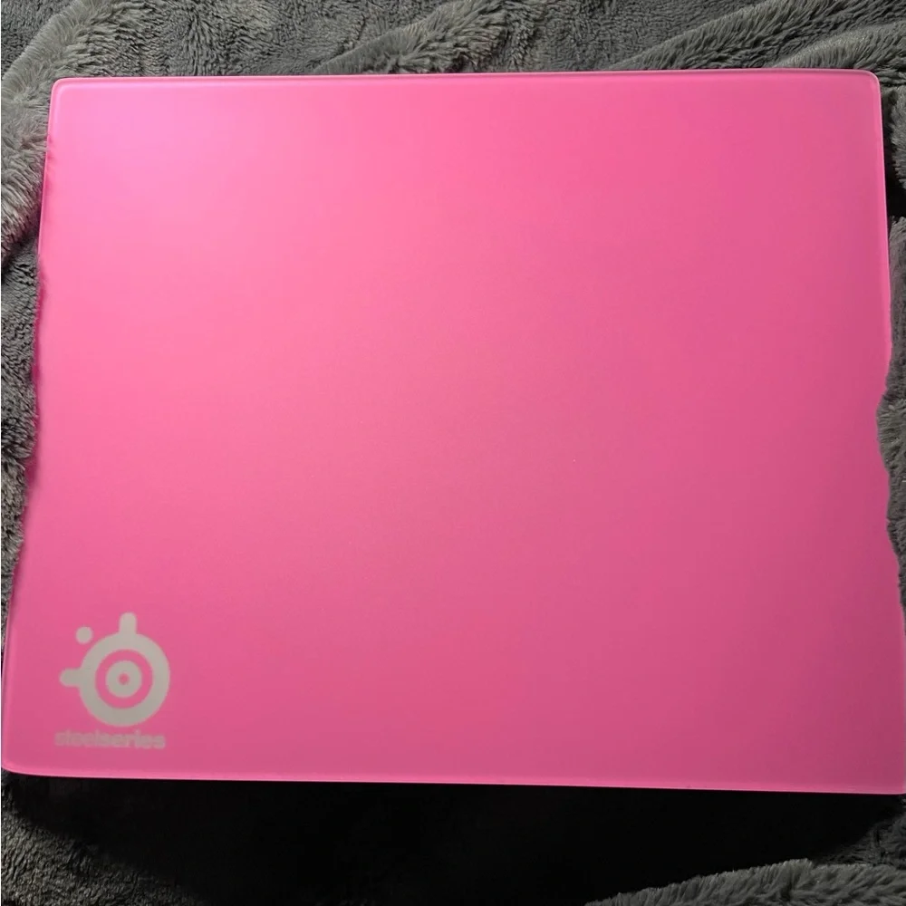 Bubble Gum Pink Steelseries i2 Experience Glass Mousepad